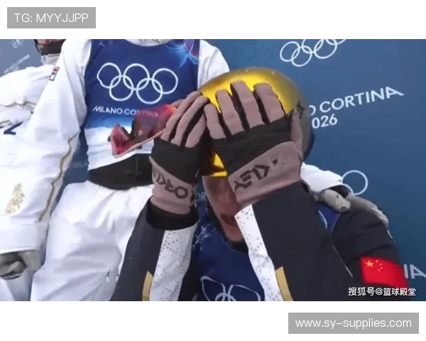 空中技巧混团决赛三将失误摘铜